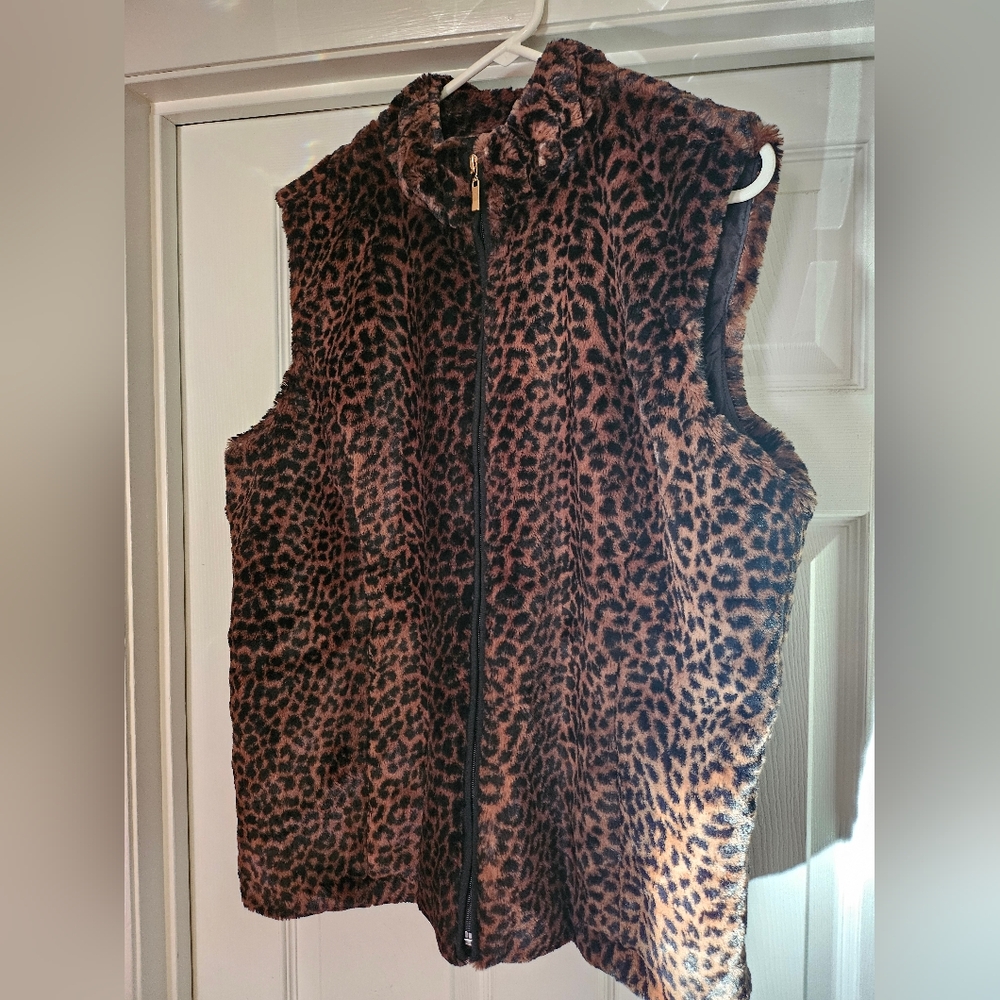 JM Collection X LG Leopard Vest